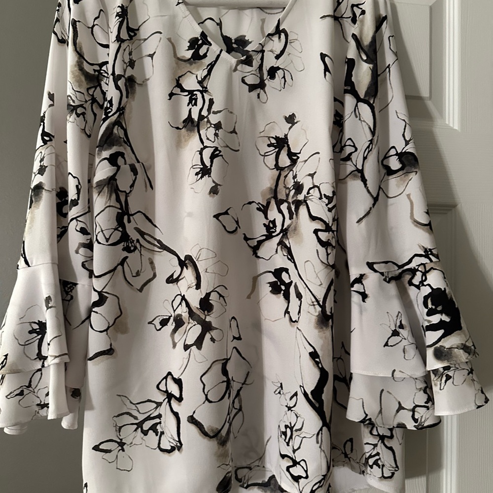 Apt. 9 Black and White Floral Blouse